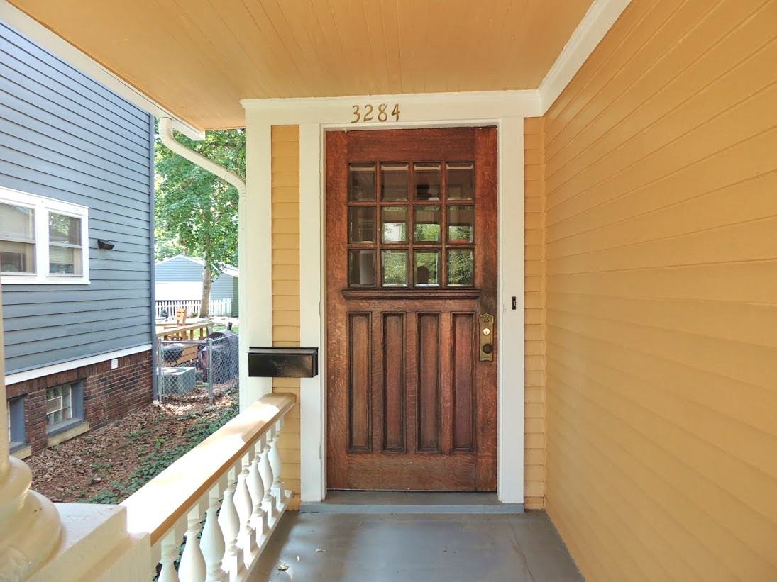 3284 Hyde Park Ave - Photo 2 of 20