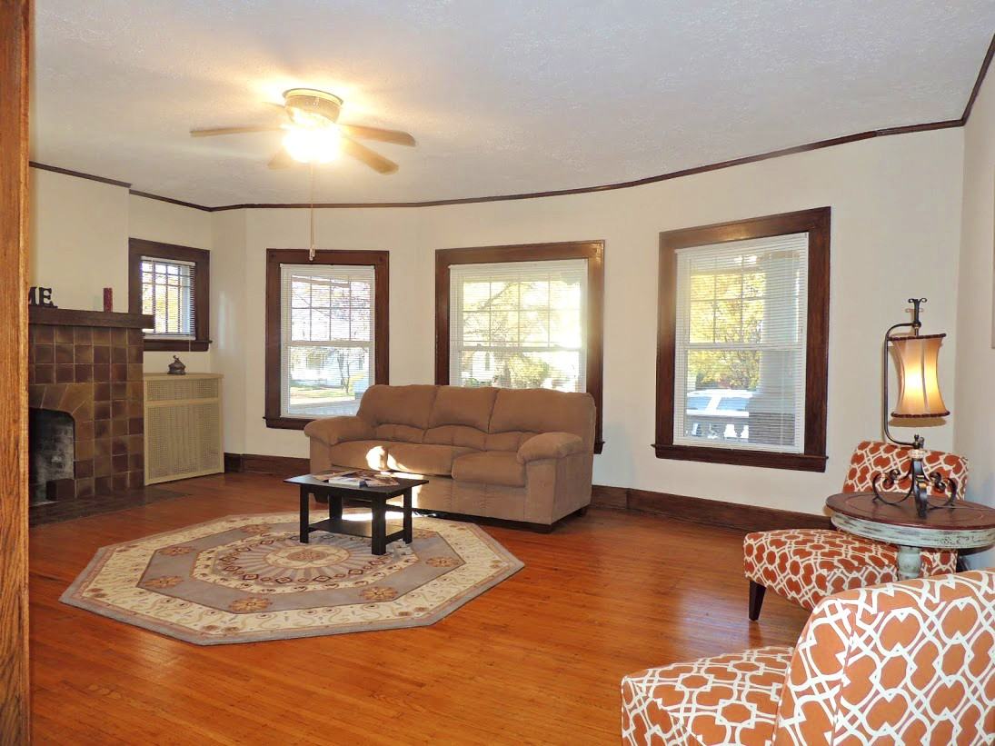 3284 Hyde Park Ave - Photo 3 of 20