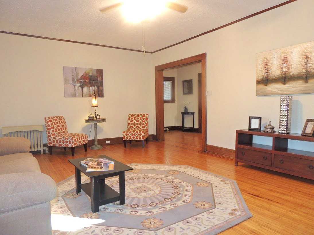 3284 Hyde Park Ave - Photo 4 of 20