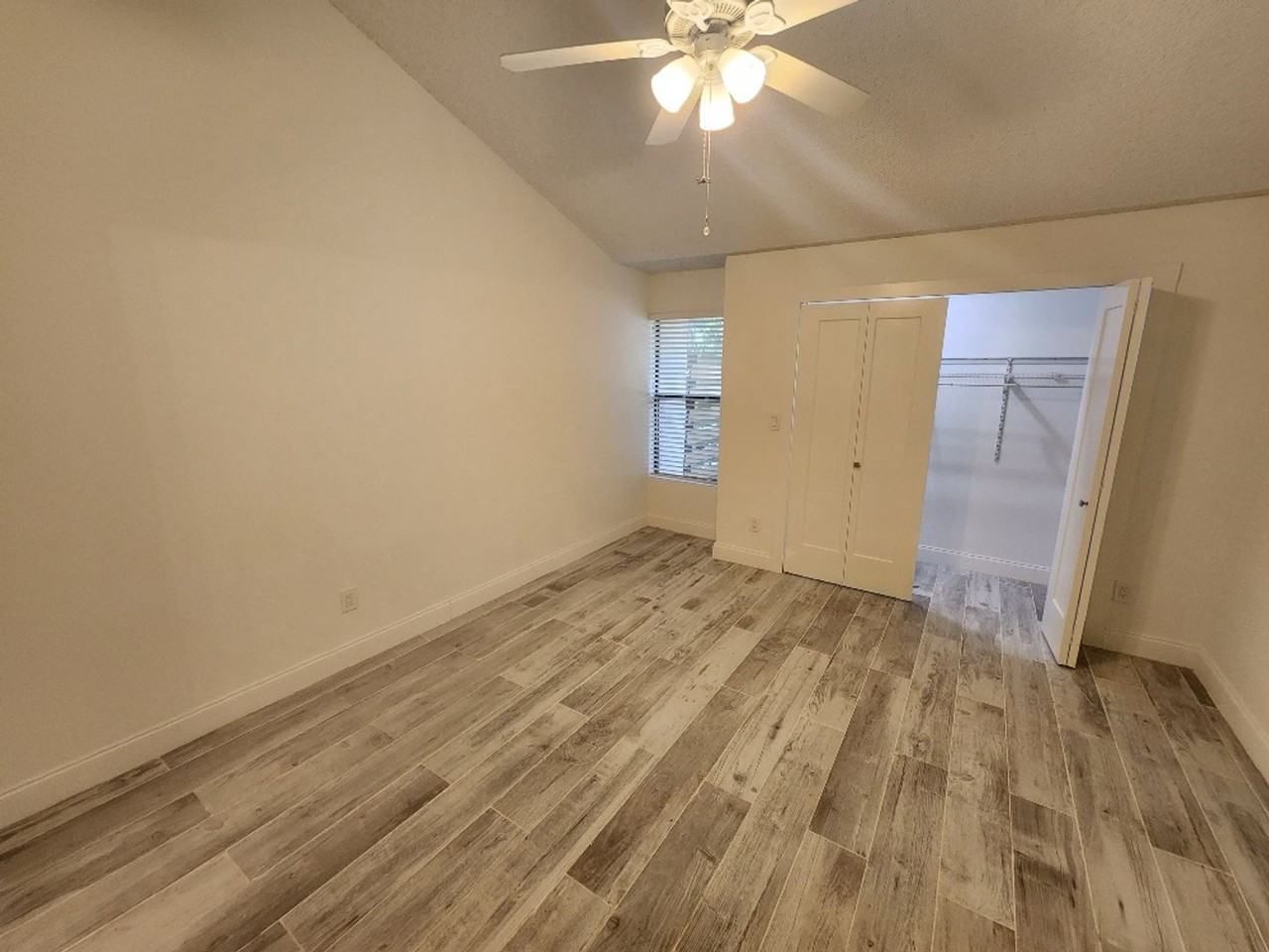 627 Glendevon Dr - Photo 5 of 16