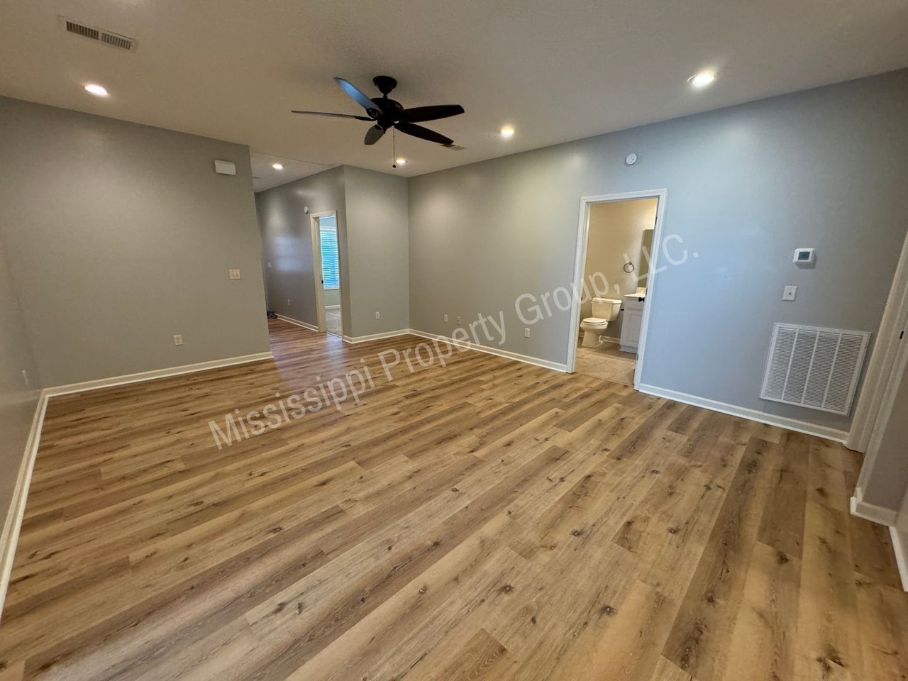 242 Logan Lee Loop - Photo 4 of 24