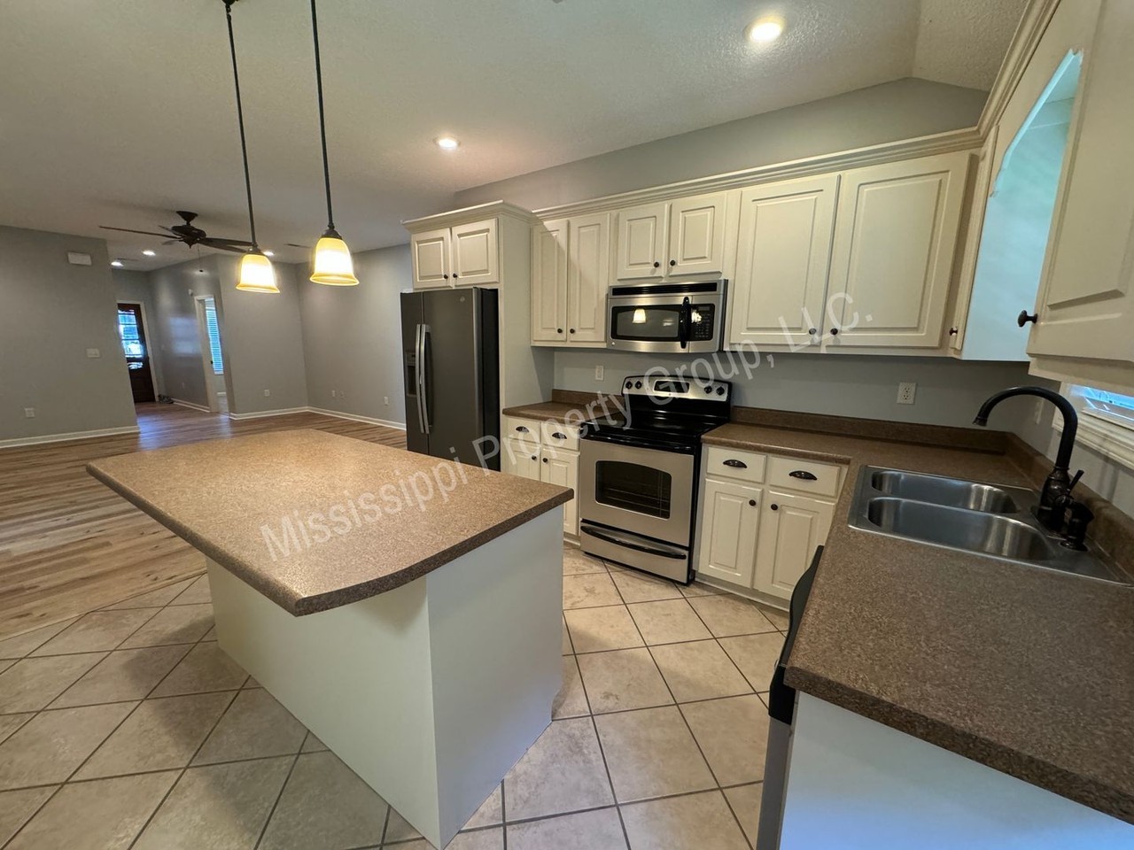 242 Logan Lee Loop - Photo 6 of 24