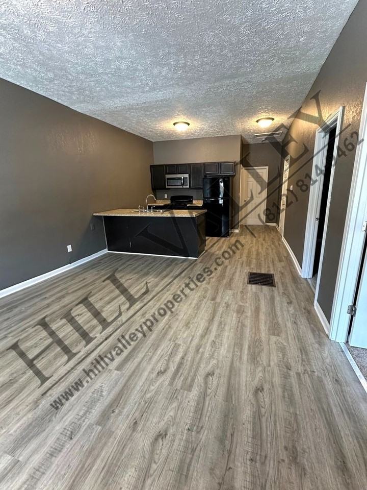 1912 S 8th St - Photo 3 of 10