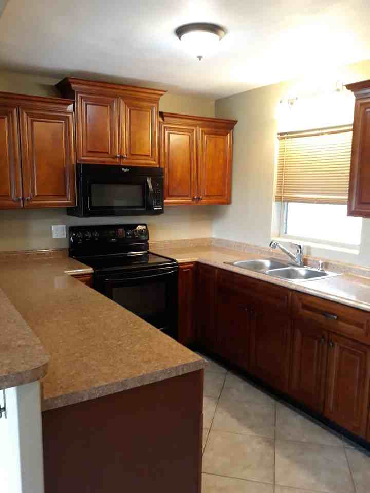 711 Tropical Ave - Photo 2 of 10