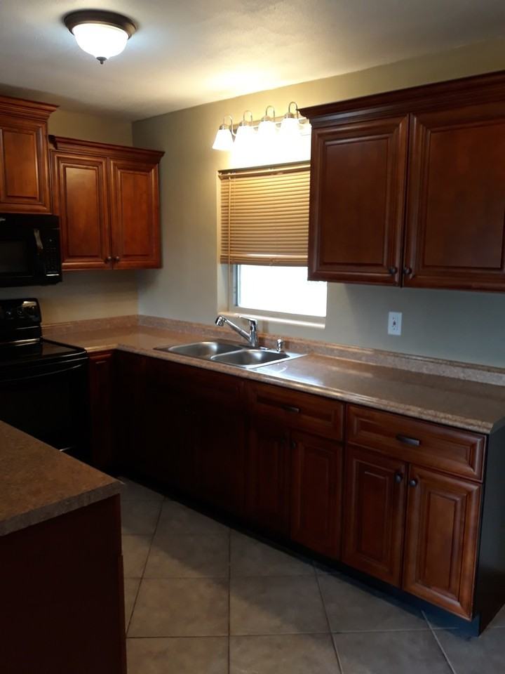 711 Tropical Ave - Photo 3 of 10