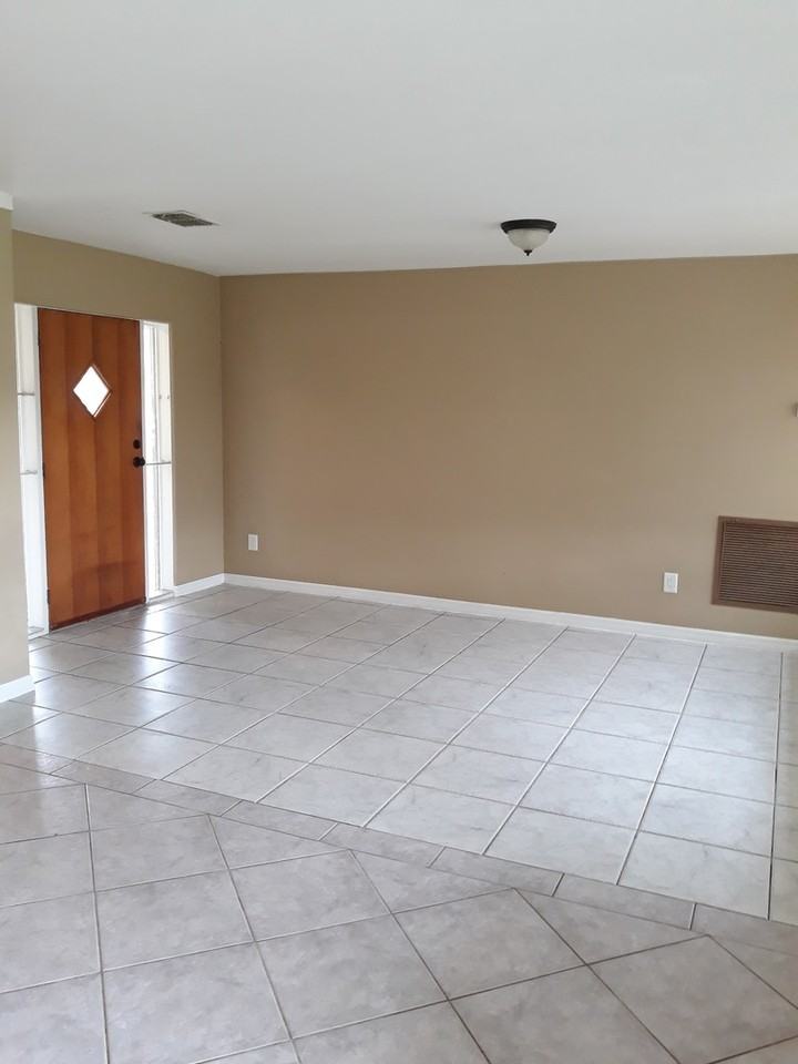 711 Tropical Ave - Photo 5 of 10
