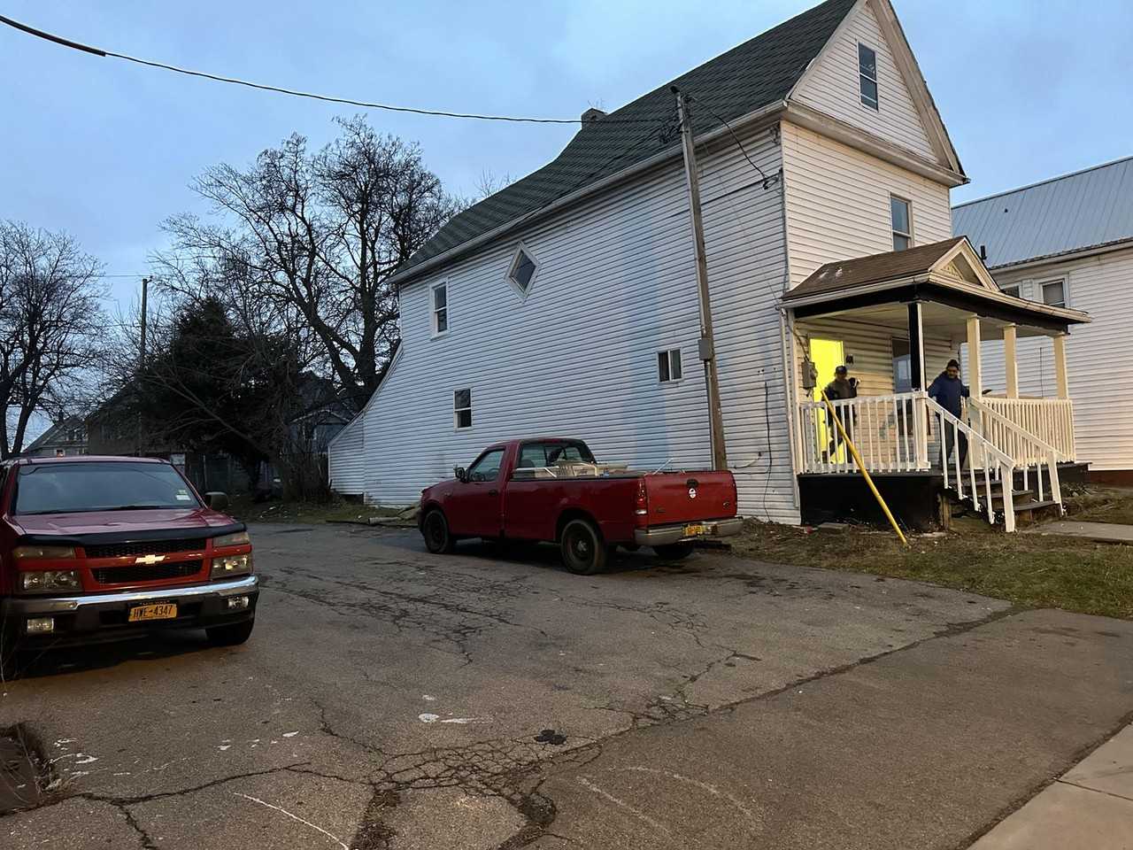 401 Military Rd - Photo 2 of 50