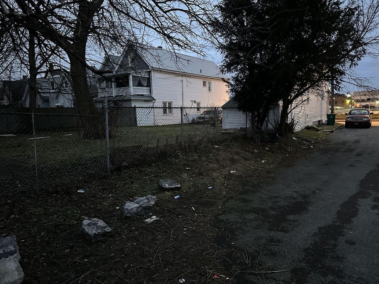 401 Military Rd - Photo 6 of 50