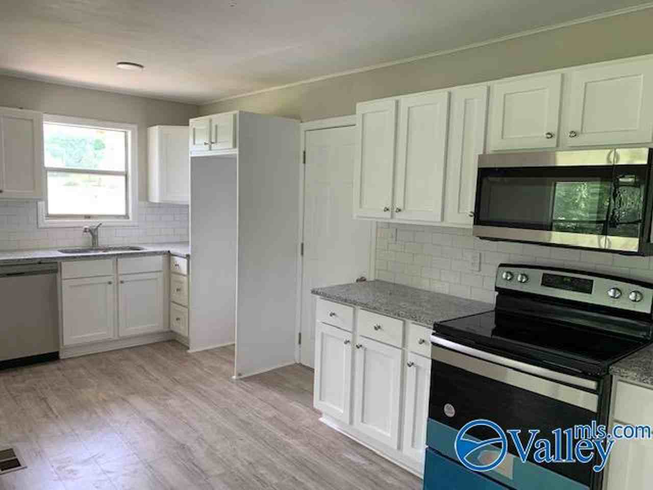 2137 County Lake Rd - Photo 5 of 14