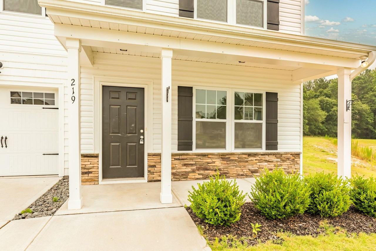 219 Norris Farm Dr - Photo 2 of 24