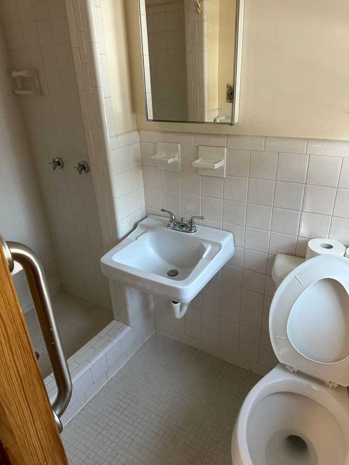 8265 Franklin Ln - Photo 6 of 20