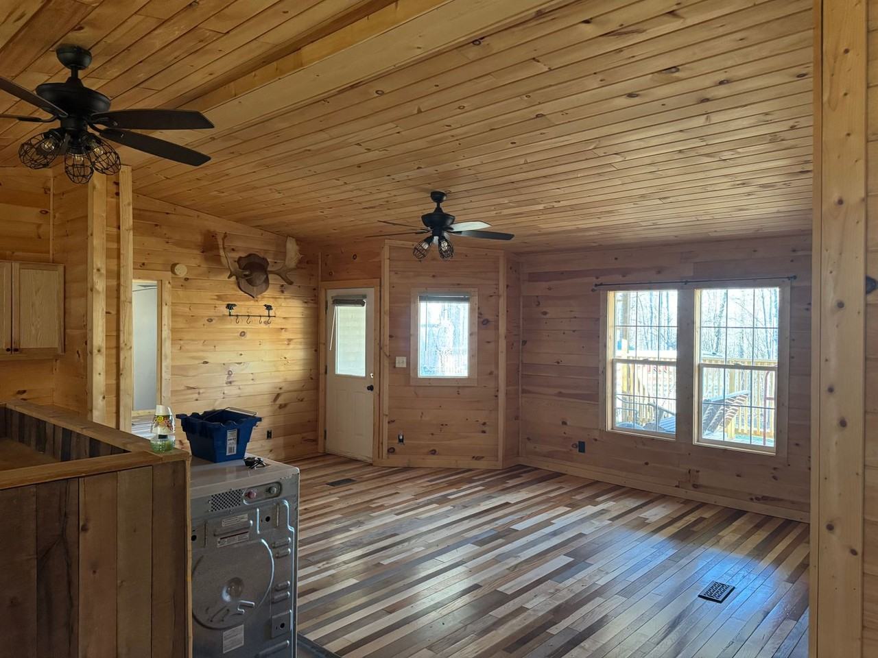 810 Layman Dr - Photo 2 of 26