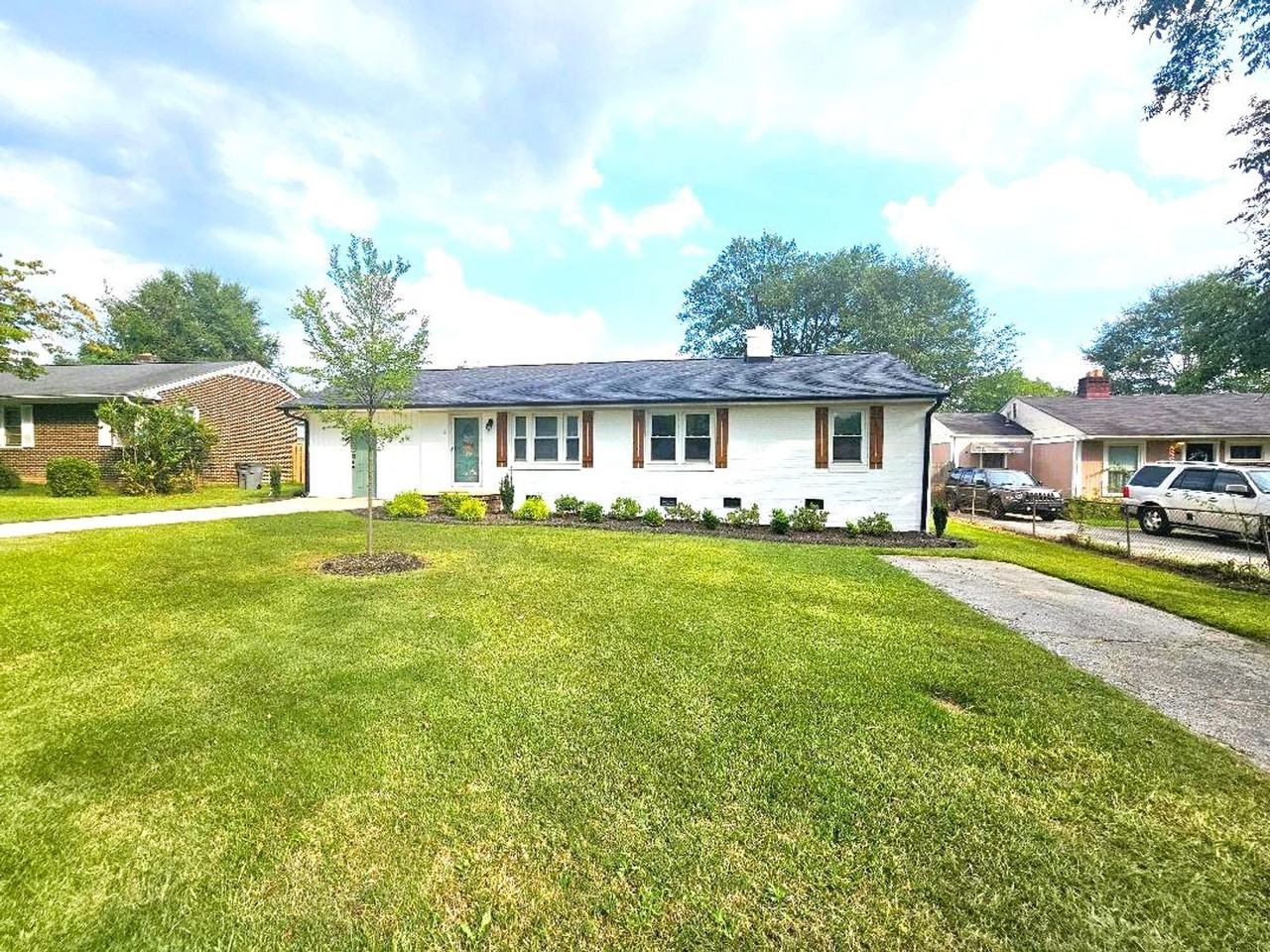 119 Chipley Ln - Photo 2 of 40