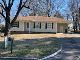 featured image of 1004 Chickasaw Trail