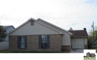 2404 Fieldstone Dr - Photo 1 of 1