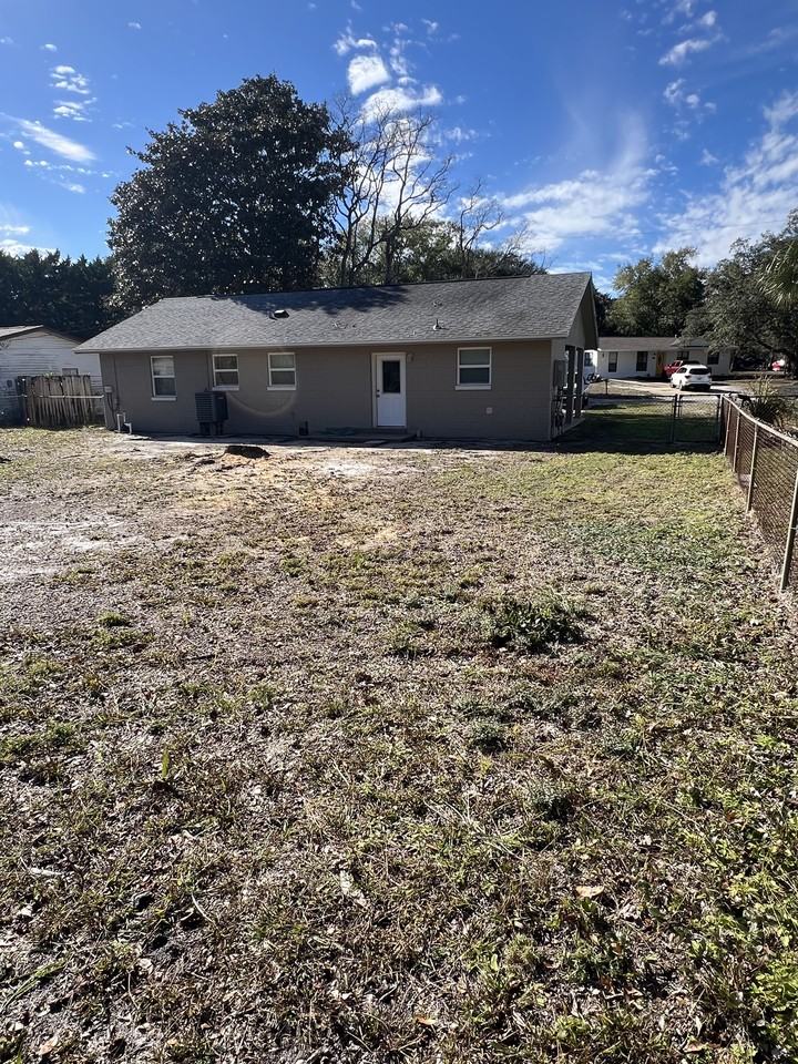 117 Cowrie Ave Sw #NA - Photo 2 of 15
