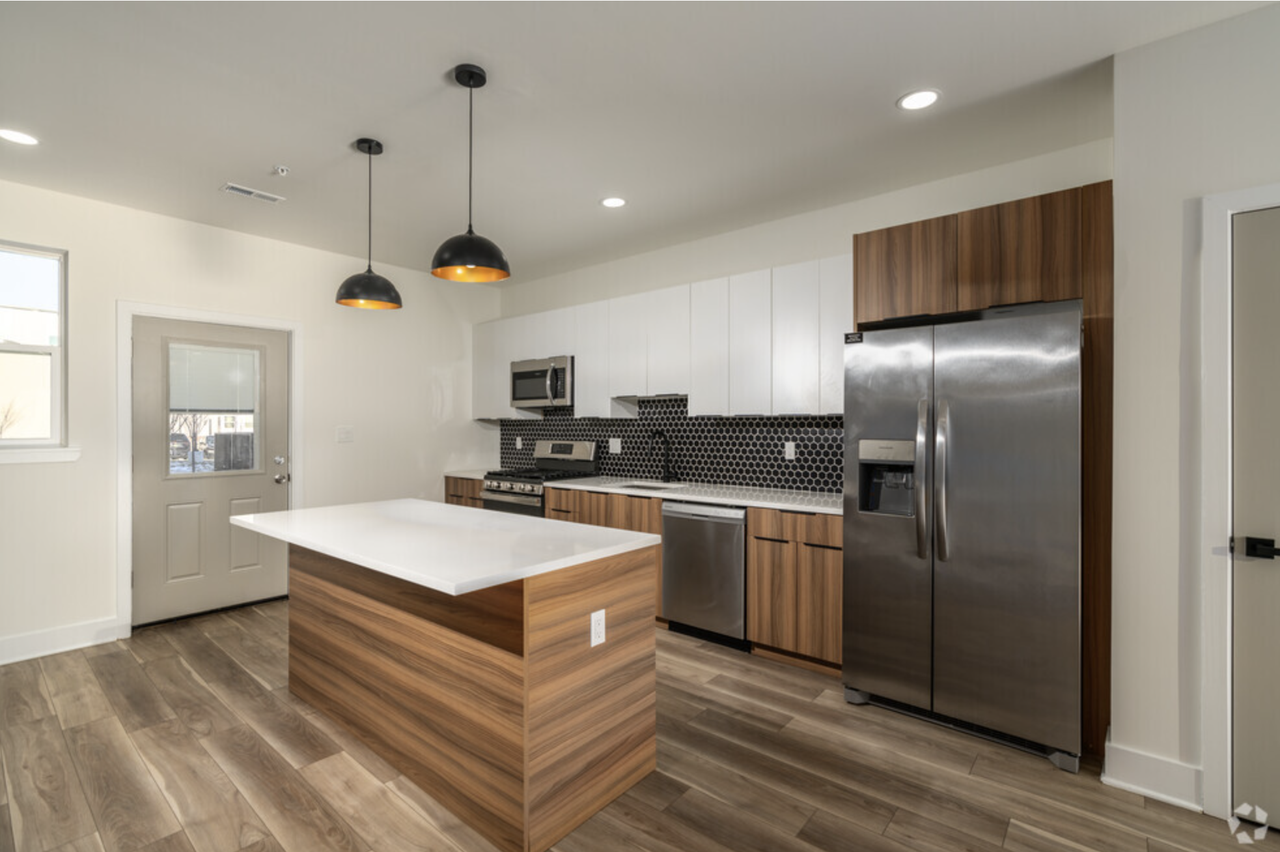 2500 E Tioga St #A9 - Photo 3 of 15