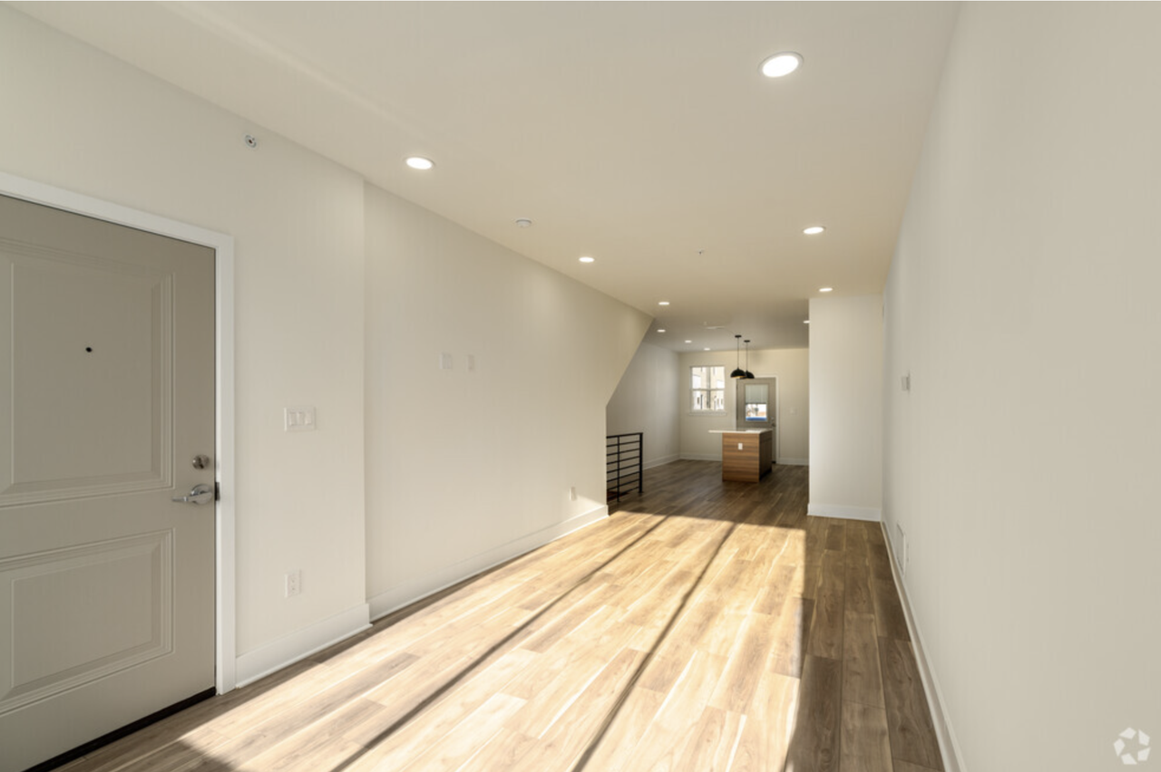 2500 E Tioga St #A9 - Photo 5 of 15
