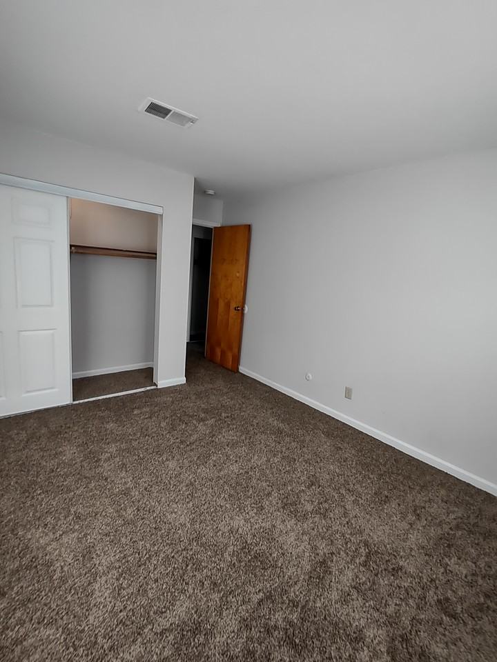 Ashbury Apartments - Photo 6 of 19