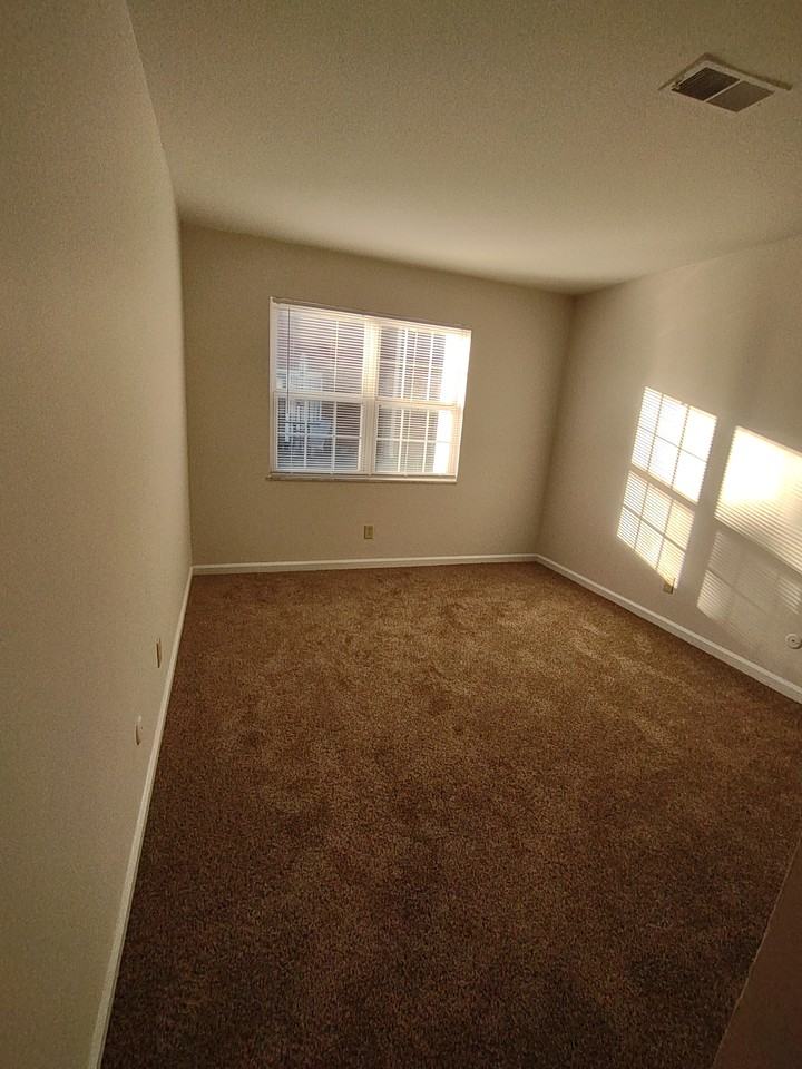 Ashbury Apartments - Photo 7 of 19