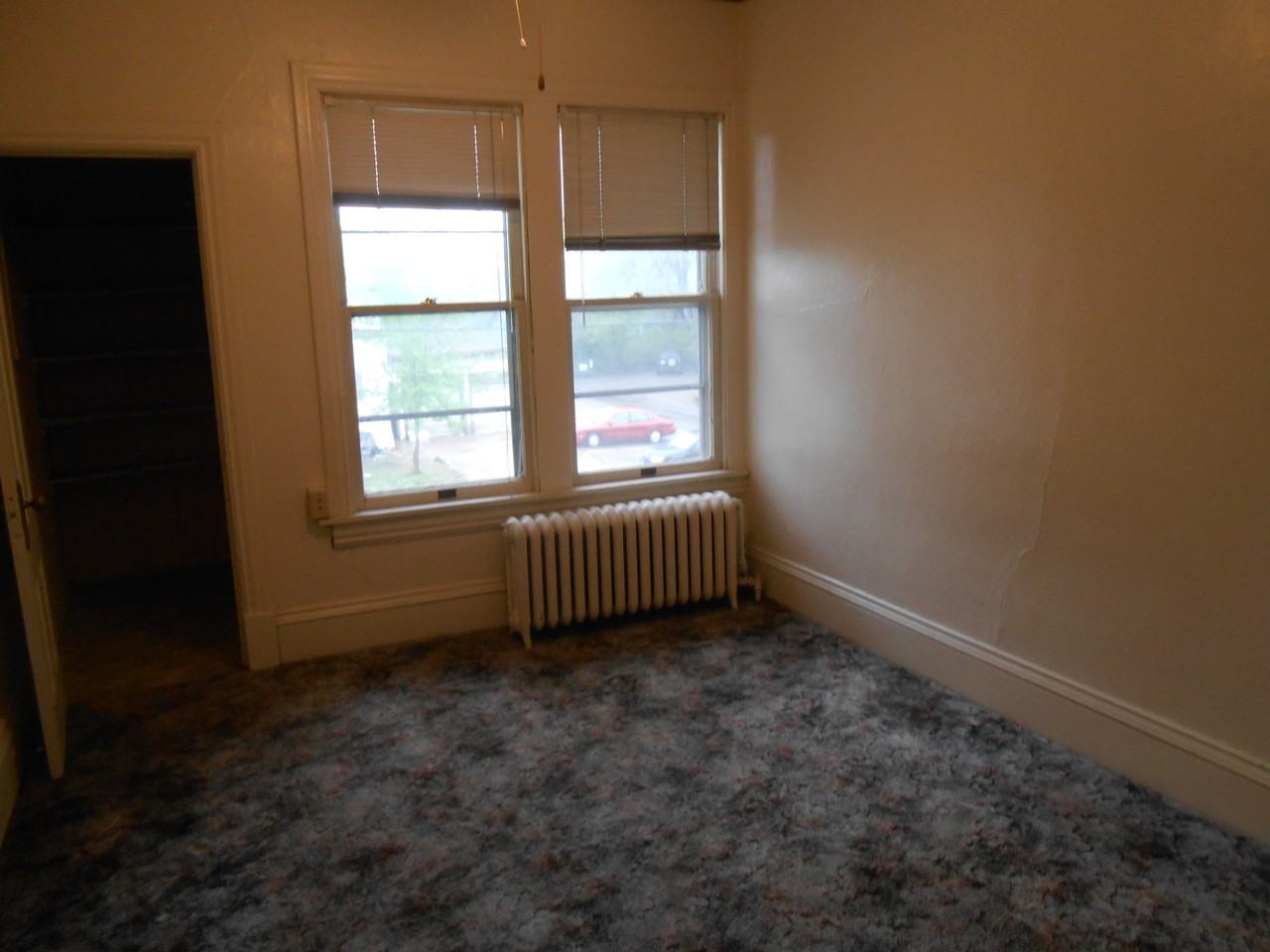 618 5th St S #6 - Photo 3 of 6