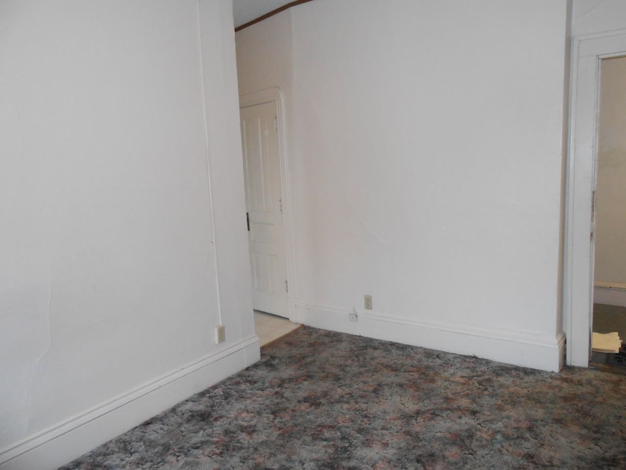 618 5th St S #6 - Photo 4 of 6