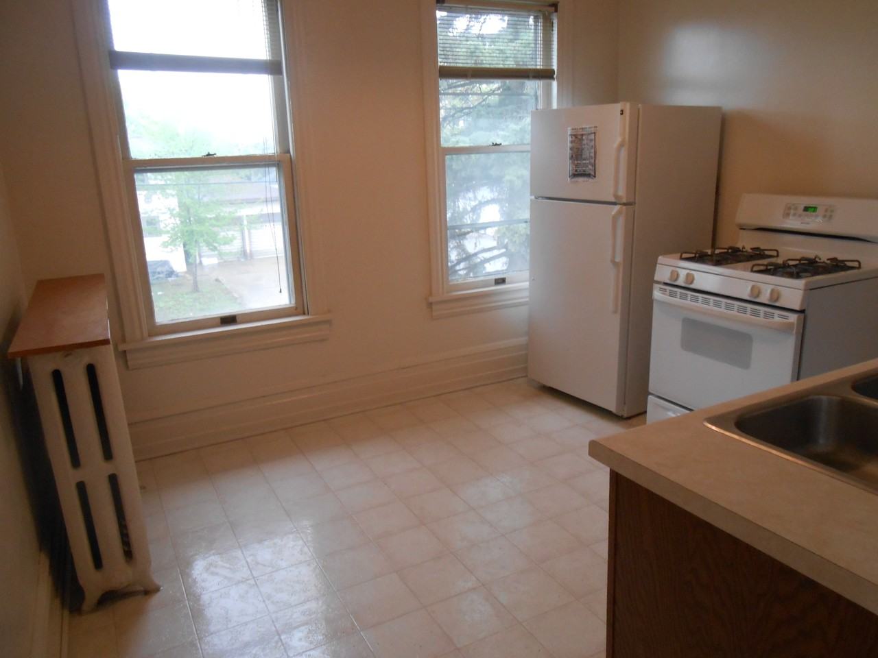 618 5th St S #6 - Photo 5 of 6