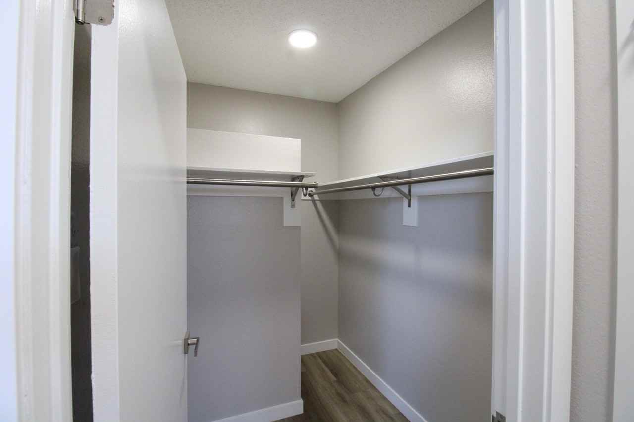 Oxnard Terrace - Photo 6 of 26