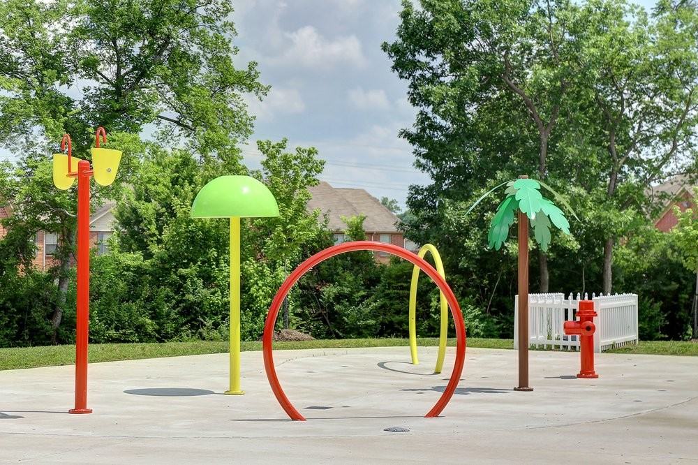 Sumner Gardens Court Apartments - Photo 6 of 26