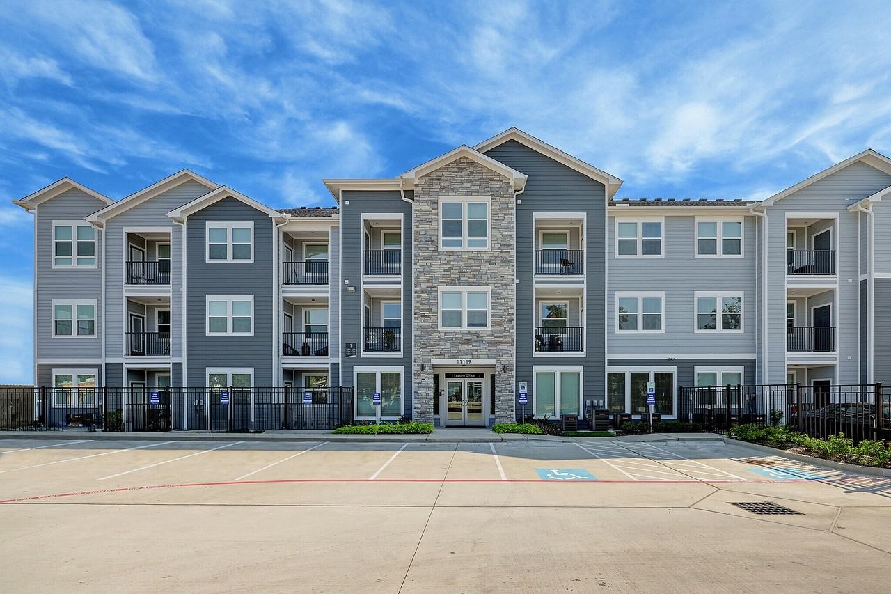 The Standard at Steepleway - Photo 4 of 19