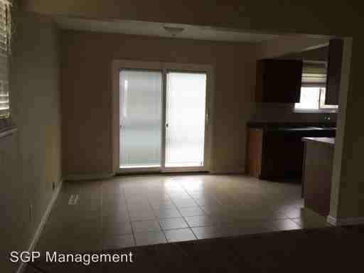 7101 Ridgedale Ln - Photo 3 of 11