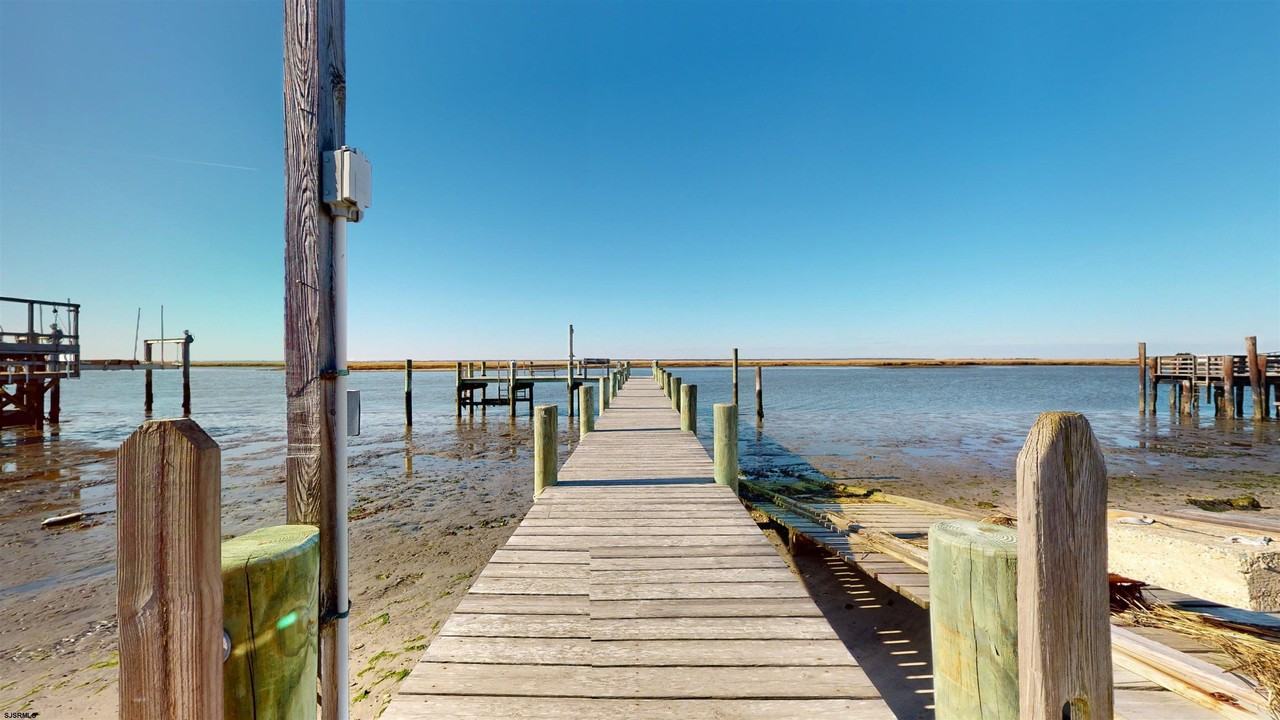 2605 Bayshore Ave - Photo 4 of 29