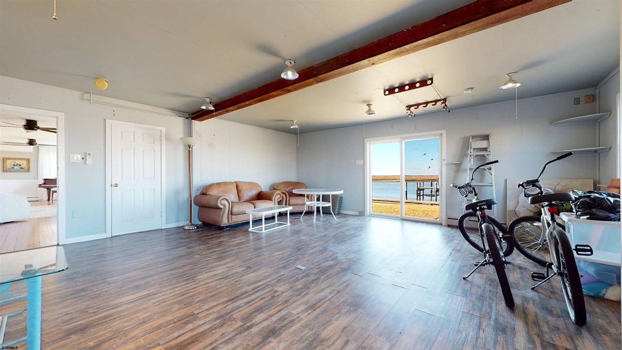 2605 Bayshore Ave - Photo 7 of 29