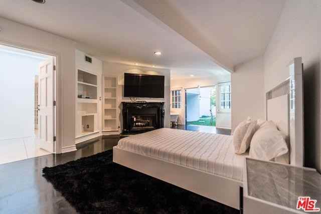 7475 Mulholland Dr - Photo 3 of 8