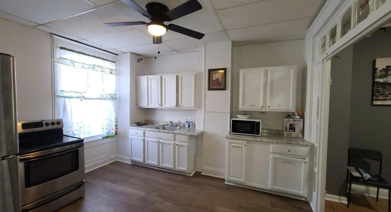 North Belnord Avenue - Photo 3 of 18