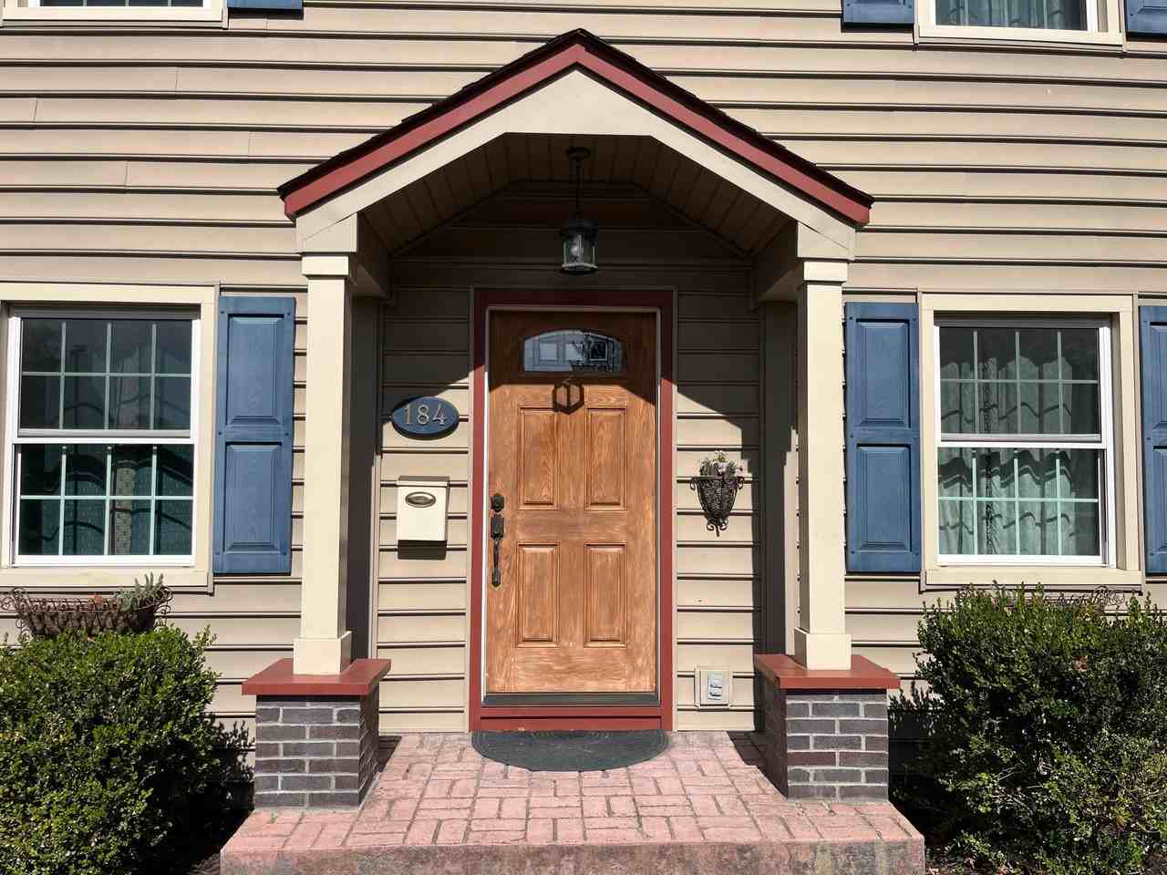 184 E Schreyer Pl - Photo 3 of 25