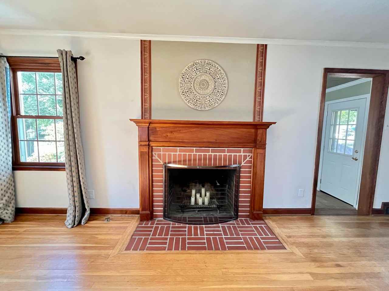 184 E Schreyer Pl - Photo 4 of 25