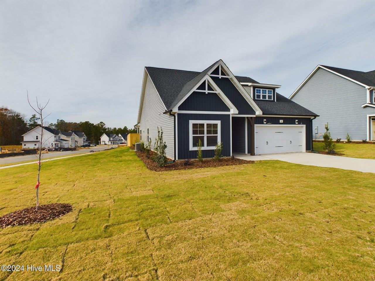 501 Grassy Gap Trl - Photo 2 of 34