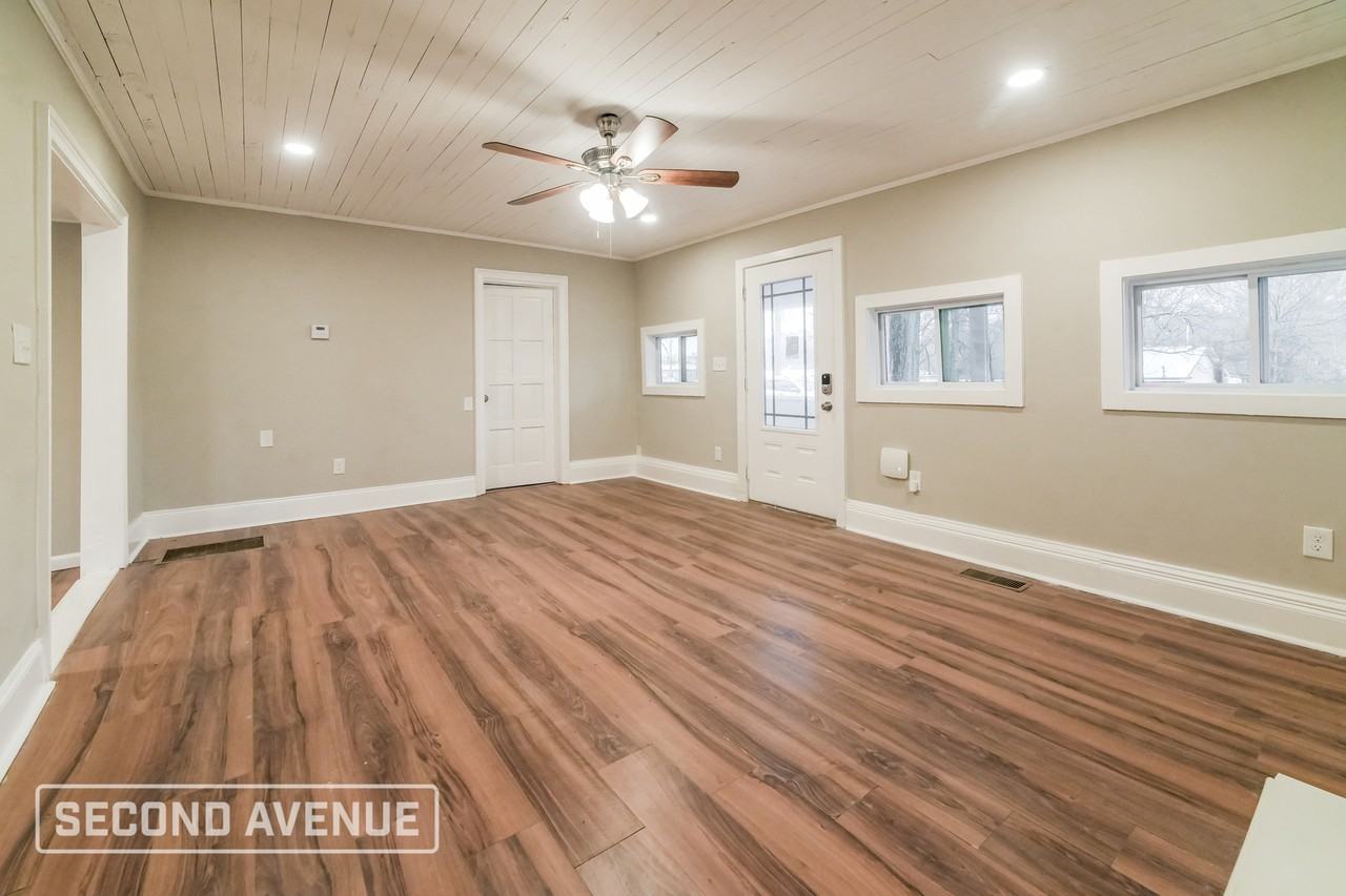 203 Maple St - Photo 4 of 28