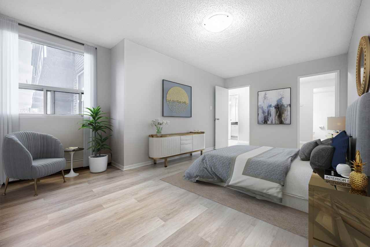 875 Wonderland Road South - Photo 5 of 15