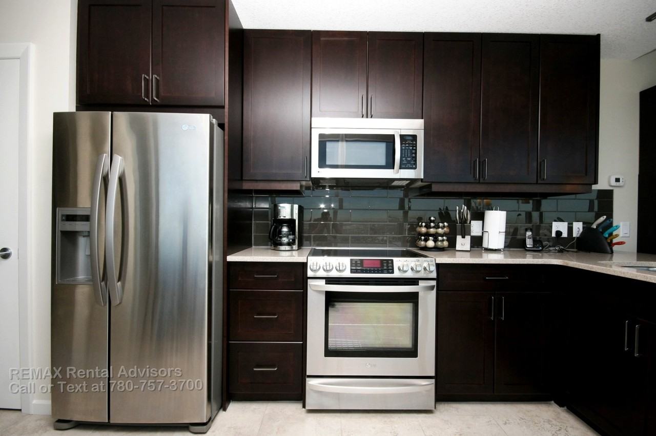 211 13 Ave Se - Photo 2 of 27