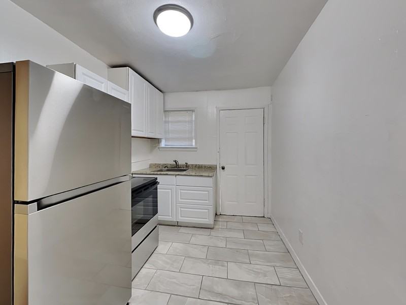 343 Pleasant St #2 - Photo 4 of 10