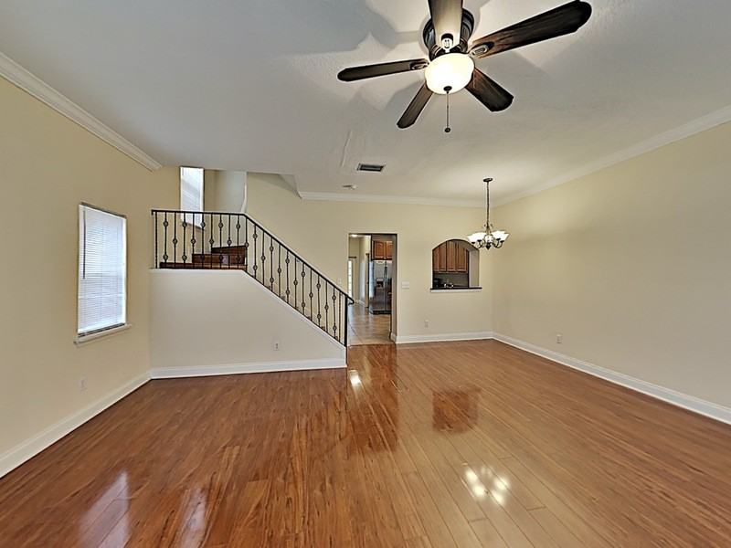 1210 Catherine St - Photo 4 of 22