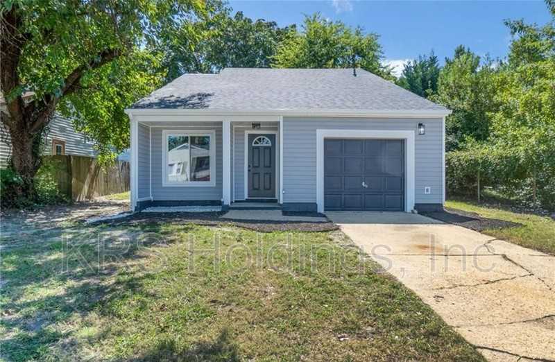 620 27th St - Photo 2 of 15