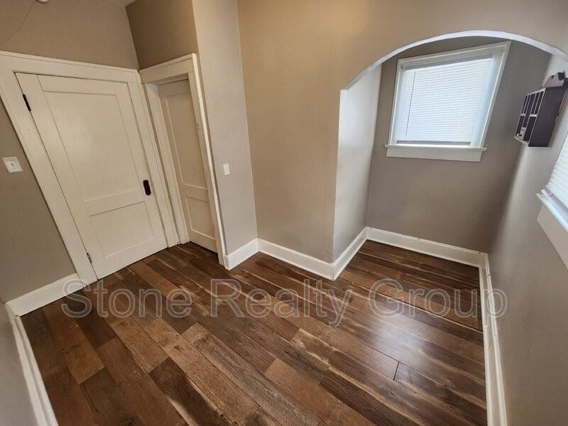1419 S 11th 1/2 St - Photo 5 of 8