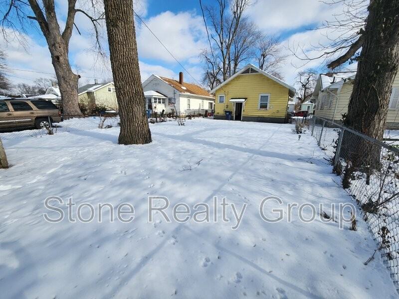 1419 S 11th 1/2 St - Photo 7 of 8