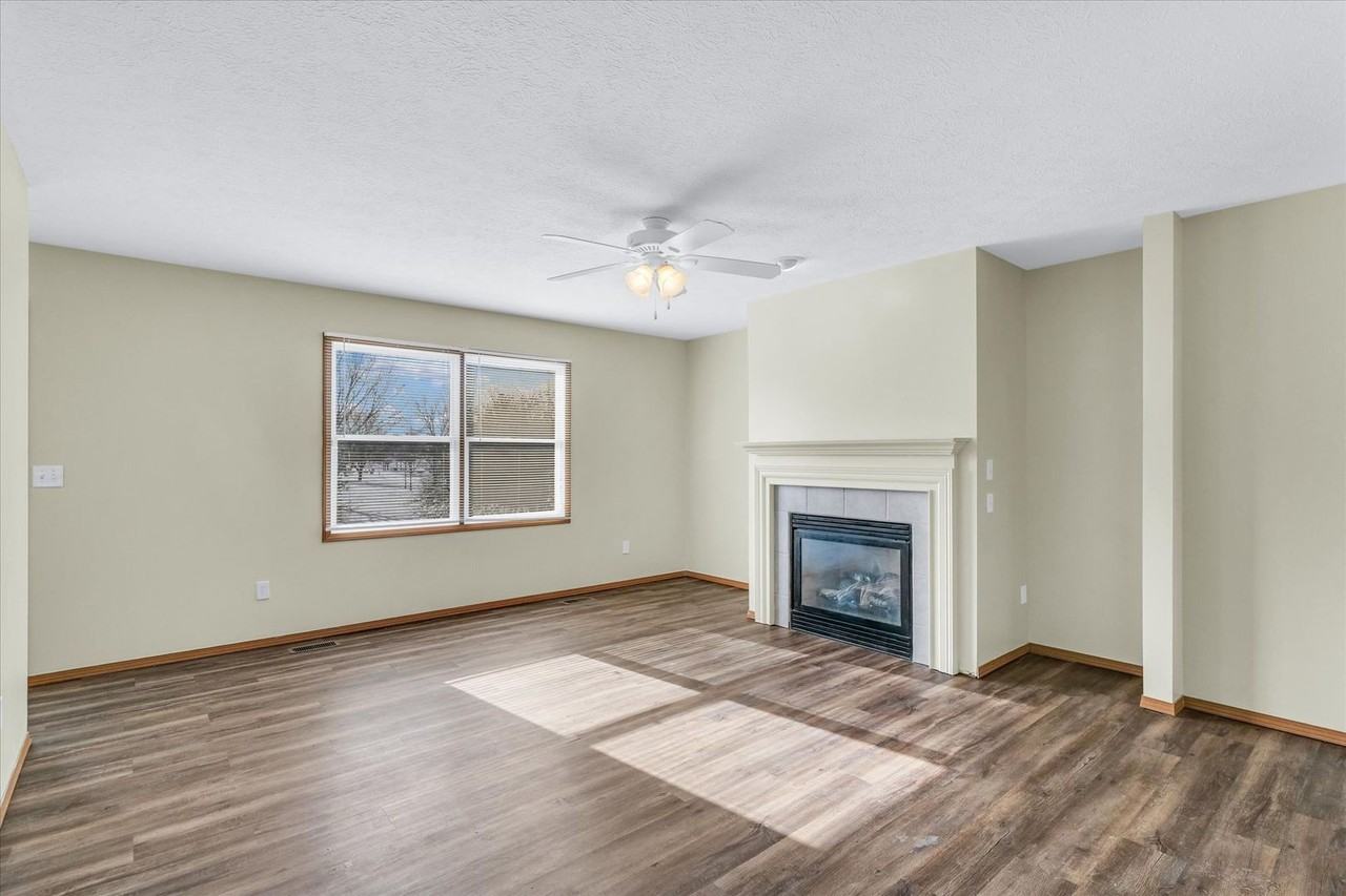 2739 Rainbow Ave - Photo 5 of 31