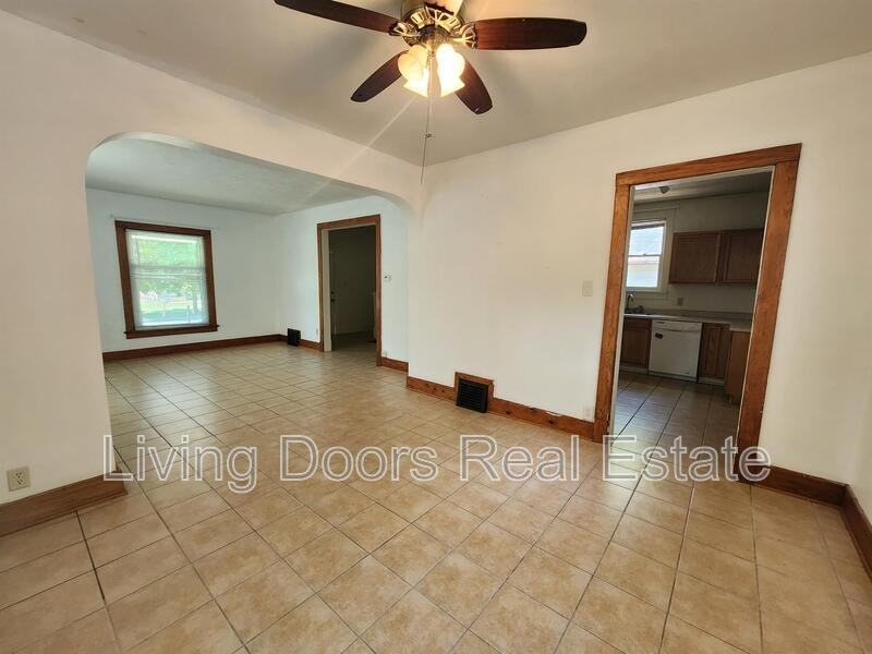 836 N 29th St #836N29 - Photo 5 of 25