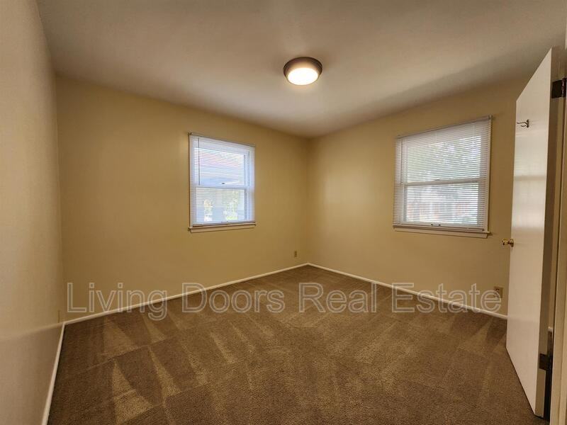 4345 Lenox Ave - Photo 3 of 14