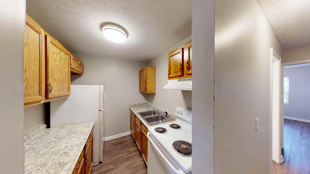 Oak Park Apartments - Photo 6 of 37